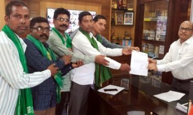 रबी फसल धान को समर्थन मूल्य के बराबर खरीदने की मांग, भारतीय किसान यूनियन के प्रतिनिधि मंडल ने मुख्यमंत्री के नाम कलेक्टर को सौंपा ज्ञापन