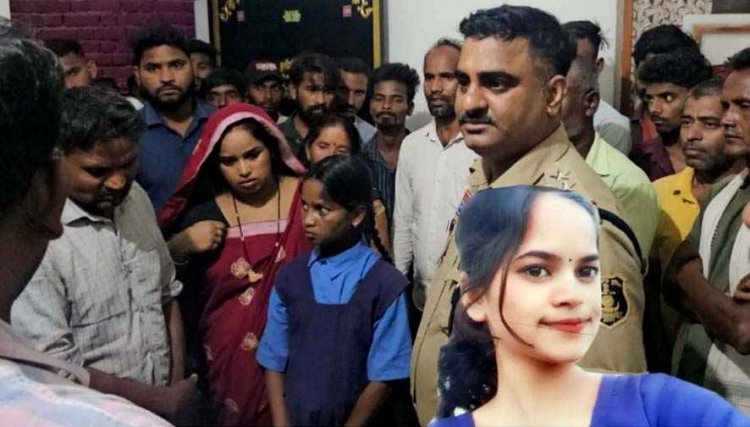 कमरे में फंदे पर झूलती मिली 12वीं की छात्रा की लाश, आत्महत्या या कुछ और? गांव फैली सनसनी, घटना के कारणों की जांच में जुटी पुलिस