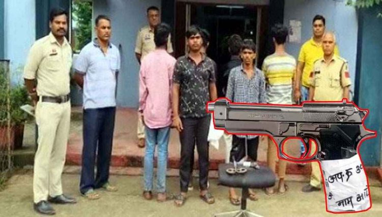 कनकेश्वर धाम दर्शन करने जा रहे श्रद्धालुओं को धमकी, वीडियो वायरल होने के बाद पिस्तौल और तलवार के साथ 4 नाबालिग समेत 6 आरोपी गिरफ्तार