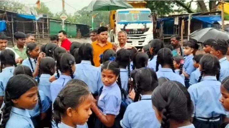 आत्मानंद स्कूल में शिक्षकों की कमी, पसान में छात्रों ने किया शिक्षक नियुक्ति की मांग,  स्टेट हाईवे जाम, 5 टीचर संभाल रहे सैकड़ों बच्चों की पढ़ाई