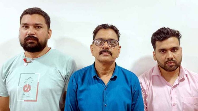शेयर मार्केट में इन्वेस्टमेंट के नाम पर बाप-बेटों ने किया 50 करोड़ की ठगी, हर महीने 10% मुनाफे का दिया झांसा, 3 आरोपी गिरफ्तार