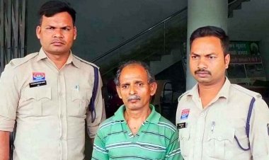 नवरात्र से पहले डोंगरगढ़ में ट्यूशन क्लास से लौट रही 4 वर्षीय मासूम बच्ची से दुष्कर्म की कोशिश, आरोपी 53 वर्षीय ज्ञानी गिरफ्तार