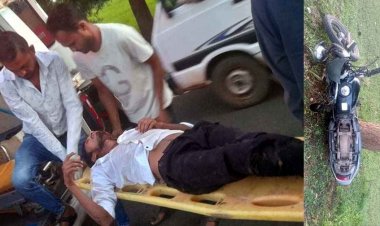 आईटीआई कॉलेज के पास दो बाइकों की आमने-सामने जोरदार टक्कर, तीन लोग गंभीर रूप से घायल, एक का टुटा पैर, दुसरे के सिर में चोट