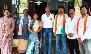 अमलीपदर डाॅक्टर इंद्र जितेन्द्र भारद्वाज के ट्रांसफर कैंसिल करने की मांग, गरियाबंद कलेक्टर से क्षेत्र के जनप्रतिनिधियों ने की मुलाकात