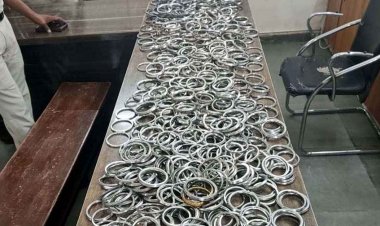 दुर्गा पंडाल में संदेहियों के हाथों से जब्त किए 1700 से ज्यादा कड़े, सुरक्षा व्यवस्था दुरुस्त करने पुलिस चला रही विशेष अभियान