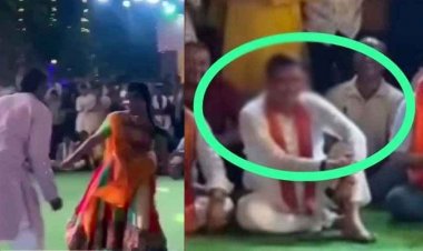 उई अम्मा जैसे गानों पर नर्तकियों ने किया उत्तेजक डांस, MLA के वायरल वीडियो से मचा बवाल, नवरात्रि में अश्लीलता पर बजरंग दल ने जताया विरोध