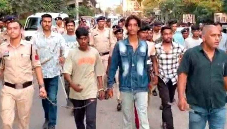 राजनांदगांव में दो दिन के भीतर तीन मर्डर, इलाके में भारी तनाव, एसपी ने लिया एक्शन, पुलिसकर्मियों पर गिरी गाज, दो सस्पेंड, 12 का तबादला