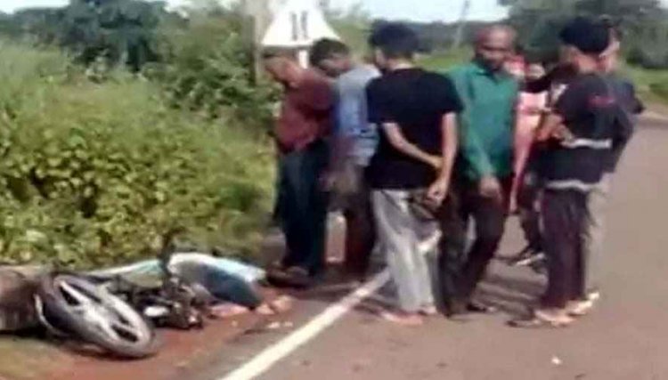 ईंट से भरे तेज रफ्तार ट्रैक्टर ने बाइक को मारी जोरदार टक्कर, सीने की हड्डियां टूटने से युवक की दर्दनाक मौत, पसरा मातम, वाहन जप्त