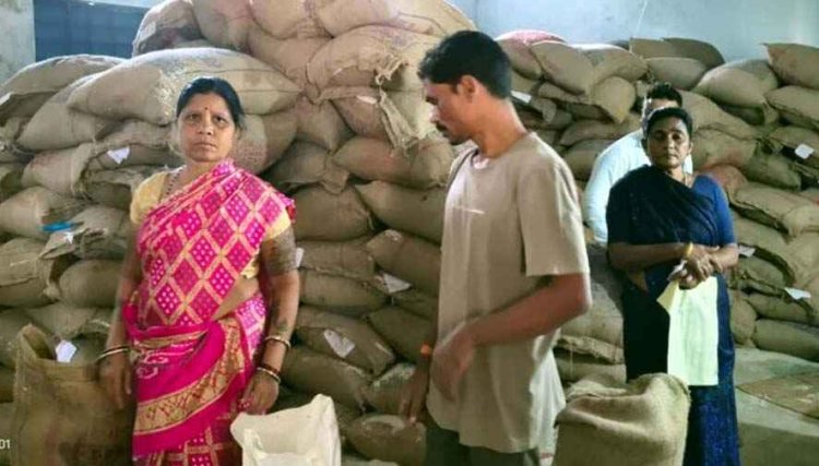 ग्राम पंचायत सचिव का तुगलकी फरमान जारी, टैक्स नहीं भरा तो नहीं मिलेगा राशन, नगरवासियों में भारी आक्रोश, कलेक्टर से कार्रवाई की मांग