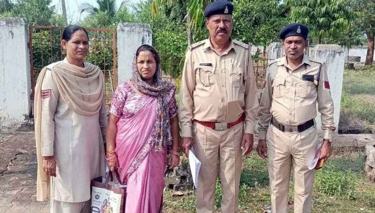 आबकारी विभाग ने की बड़ी कार्रवाई, अवैध शराब बेचने के आरोप में उपसरपंच की पत्नी रामेश्वरी को गिरफ्तार कर भेजा सलाखों के पीछे