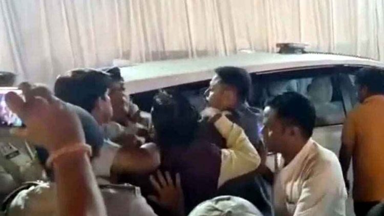 छत्तीसगढ़ राज्योत्सव में बवाल, भाजपा कार्यकर्ताओं और थाना प्रभारी में झड़प, वीडियो वायरल, राजनैतिक दबाव में प्रशासन की चुप्पी पर उठे सवाल