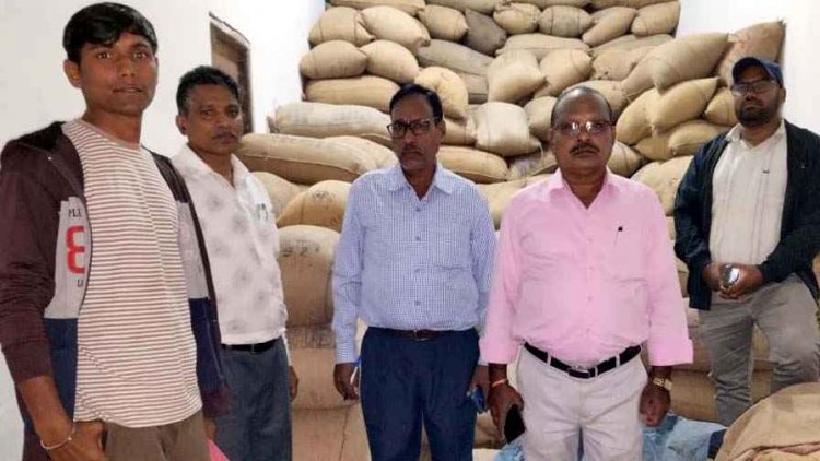 उड़नदस्ता दल की कड़ी कार्रवाई, 17 मामले दर्ज, 11 लाख रुपए का 441 क्विंटल अवैध धान जब्त, कई ट्रेक्टर-बोलेरो पिकअप वाहन जप्ती, मचा हड़कंप