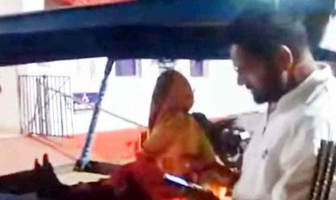 सीएम के गृह जिले में स्वास्थ्य सुविधा की खुली पोल, एंबुलेंस नहीं मिली तो चाट ठेले पर लादकर लाई गई बुजुर्ग महिला!, तस्वीरों से छग हुआ शर्मसार