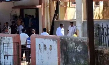 पिता को चाय पिलाकर पढ़ने जा रही हूँ कहकर कमरे में गई 8वीं की छात्रा; मां की साड़ी से लटकी मिली लाश, गांव और स्कूल में पसरा मातम