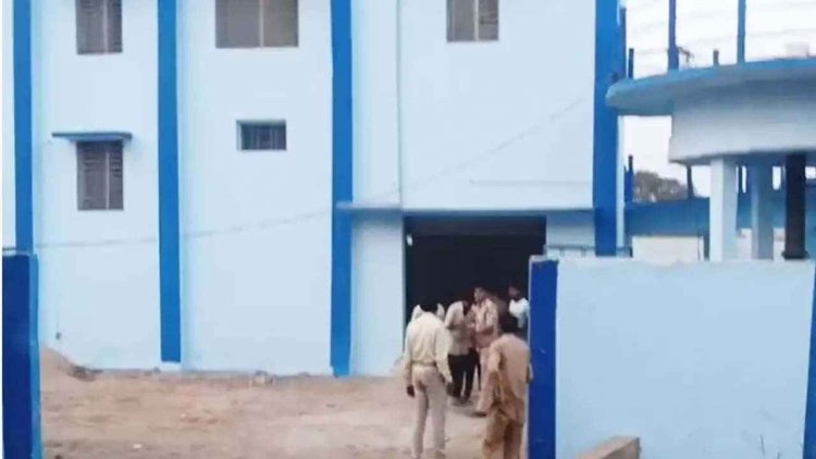 ठेकेदार की संदिग्ध मौत, फिल्टर प्लांट में मिली औंधे मुंह पड़ी लाश, माथे पर मिले चोट के निशान, इलाके में चर्चा का विषय, जांच में जुटी पुलिस