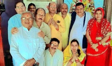 हिंदू नववर्ष पर गरियाबंद में आस्था का ज्वार, तिरंगा चौक पर उमड़ा जनसैलाब, महाआरती, भक्ति और उत्साह के साथ विक्रम संवत 2083 का भव्य स्वागत