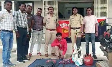गैस कटर से ATM काटने की कोशिश नाकाम, यूट्यूब देखकर एटीएम तोड़ने पहुंचा आरोपी नंदलाल साहू पुलिस की सतर्कता से रंगे हाथों गिरफ्तार