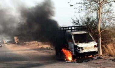 राजिम से रायपुर जा रही चलती पिकअप वाहन में लगी भीषण आग, मची अफरा-तफरी, 4 लाख रुपए नगद और दो चेक भी जलकर, जांच में जुटी पुलिस