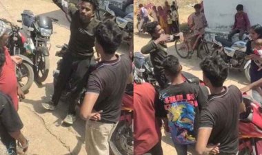 महासमुंद में दिनदहाड़े खूनी खेल, पारिवारिक विवाद में 53 वर्षीय अधेड़ को उतारा मौत के घाट, बेटा-बेटी घायल, इलाके में फैली सनसनी, हिरासत में आरोपी