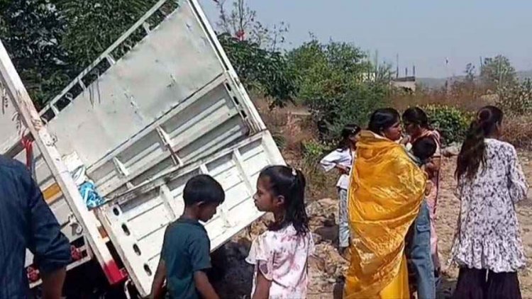 दर्शन कर पहाड़ से नीचे उतर रही श्रद्धालुओं से भरी पिकअप का ब्रेक फेल, बेकाबू होकर पेड़ से टकराई गाड़ी, परिवार के 9 श्रद्धालु घायल, बच्चे की हालत नाजुक