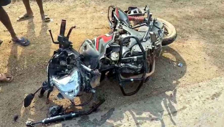 ट्रक ने मासूम को कुचला रौंदा, इधर वाहन ने बाइक को मारी टक्कर, दो सड़क हादसों में 2 युवकों समेत 7 वर्षीय बच्चे की मौत. ग्रामीणों ने किया 3 घंटे चक्काजाम
