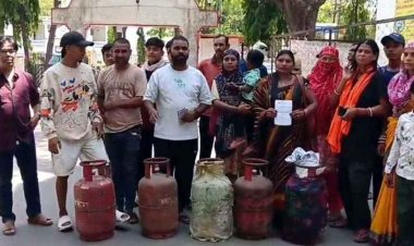 बालाजी गैस एजेंसी की मनमानी पर फूटा गुस्सा, बिना सिलेंडर मिले उपभोक्ताओं के खाते में आई सब्सिडी, तानाशाही वितरण और बदसलूकी के गंभीर आरोप