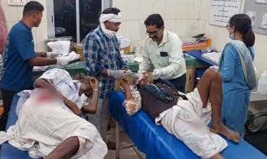 बारातियों से भरी तेज रफ्तार पिकअप पलटी, सगाई कार्यक्रम में शामिल होने जा रहे 21 घायल, 3 गंभीर रेफर, क्षमता से अधिक सवारी बनी हद्से की वजह