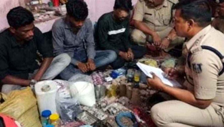 राजधानी के मकान में मिला बम बनाने का सामान, इलाके में फैली सनसनी, मौके पर पहुची पुलिस-बम स्क्वॉड, संदिग्ध सामग्री बरामद, जांच में जुटी पुलिस