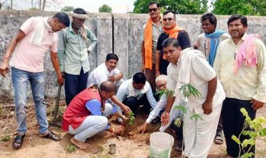 राजिम विधायक रोहित साहू के जन्मदिवस पर सिन्हा समाज भवन में टीना शेड निर्माण हेतु भूमि पूजन, पितईबंद में वृक्षारोपण एवं हर्षोल्लास कार्यक्रम सम्पन्न