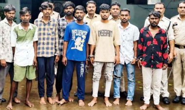 कुरूद डकैती कांड का खुलासा, सुनार और किराना व्यापारी समेत 8 आरोपी गिरफ्तार, ऐशो आराम की जिंदगी जीने बने चोर, लूटी गई एक्टिवा ओडिशा से बरामद