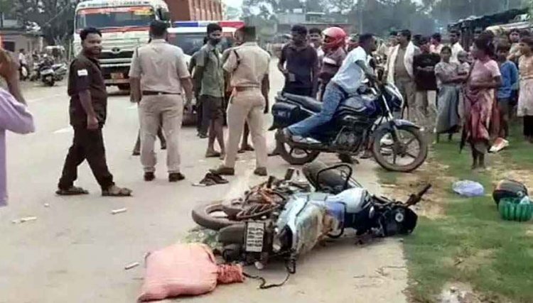तेज रफ्तार ट्रक ने पीछे से बाइक को मारी जोरदार टक्कर, पत्नी की लाश छोड़ वाहन वाहन पकड़ने भागा पति घायल, 24 घंटे में चार लोगों की मौत