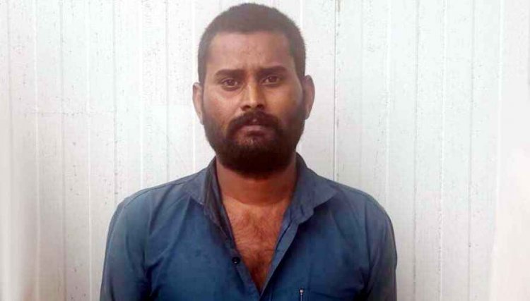 छत्तीसगढ़ में बूचड़खाने ले जा रहे 26 पशुओं से भरे ट्रक पर पुलिस का शिकंजा, वाहन जप्त, आरोपी वाल्मीक साकेत को गिरफ्तार कर भेजा सलाखों के पीछे