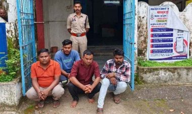 आबकारी टीम पर कार्रवाई के दौरान हमला, जब्त शराब लेकर आरोपी फरार, पुलिस ने एक नाबालिग समेत पांच आरोपियों को गिरफ्तार को भेजा सलाखों के पीछे