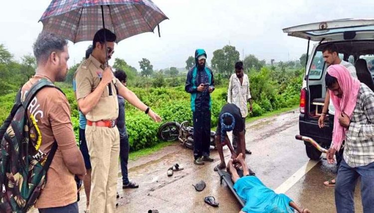 NH-49 पर दर्दनाक हादसा, तेज रफ्तार अज्ञात वाहन ने बाइक सवारों मारी जोरदार टक्कर, एक युवक की मौके पर मौत, दो गंभीर, जांच में जुटी पुलिस