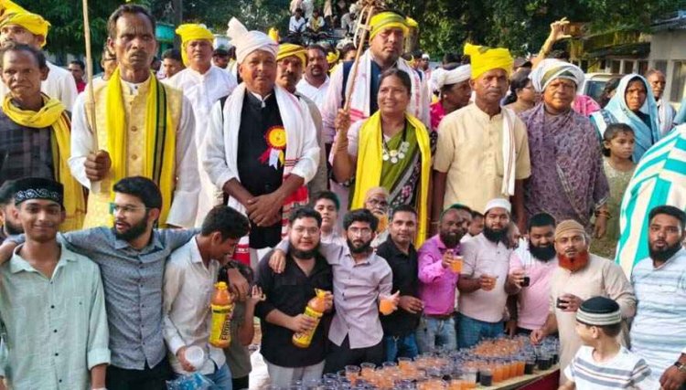 ढोल नंगाड़ों की थाप और पारंपरिक नृत्य के साथ हजारों आदिवासियों ने निकाली भव्य रैली, मुस्लिम समाज मैनपुर के युवाओं ने पेश की कौमी एकता की मिसाल