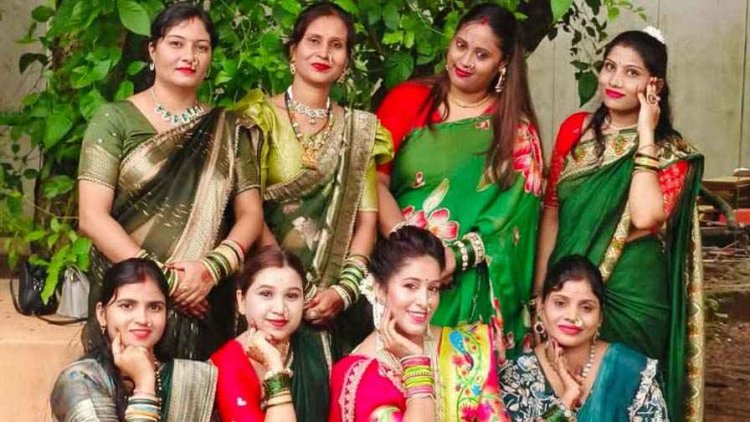 गरियाबंद में सावन झूला सेलिब्रेशन की धूम, ग्रीन साड़ी में सजी महिलाओं ने बढ़ाई कार्यक्रम की रौनक, डांस ड्रामा और एक्टिविटीज ने बांधा समां