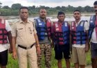 पिकनिक स्पॉट में बड़ा हादसा, नदी में सेल्फी लेते फिसला पैर, कॉलेज के बहे 3 छात्र, बचाने कूदे 2 स्टूडेंट्स भी लापता, तलाश में जुटी एसडीआरएफ की टीम