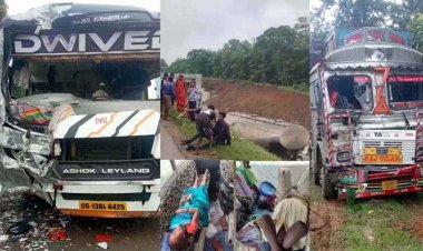 यात्री बस और ट्रक की जोरदार टक्कर, 14 यात्री घायल, अगला हिस्सा क्षतिग्रस्त, मची अफरा-तफरी, घायलों का अस्पताल में इलाज जारी