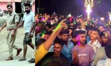 गणेश शोभायात्रा में युवक ने आरक्षक से मारपीट कर फाड़ी वर्दी, गले और छाती में आई चोटें; पुलिस ने गिरफ्तार कर आरोपी का निकाला पैदल जुलूस