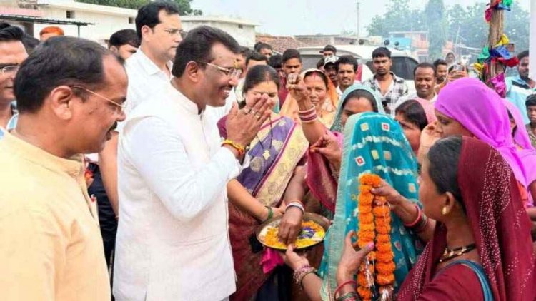 लाखों के विकास कार्यों का राजिम MLA रोहित साहू ने दिया सौगात, ग्रामीणों ने किया ऐतिहासिक स्वागत, विधायक- हर गांव तक पहुंचेगी खुशहाली