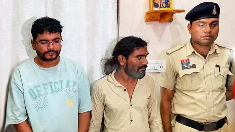 ज्वेलरी शॉप में चोरी का खुलासा: पुलिस ने 2 आरोपियों समेत एक नाबालिग को किया गिरफ्तार, चांदी के जेवरात समेत 4.50 लाख रुपए का सामान बरामद