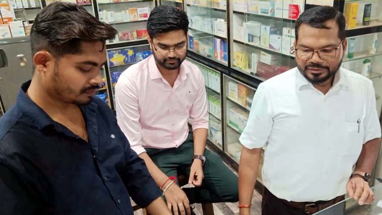 राजस्व विभाग और खाद्य एवं औषधि प्रशासन की छापामारी के बाद फौरन एक्शन, एक्सपायरी दवाइयों का जखीरा मिला, दो मेडिकल स्टोर सील