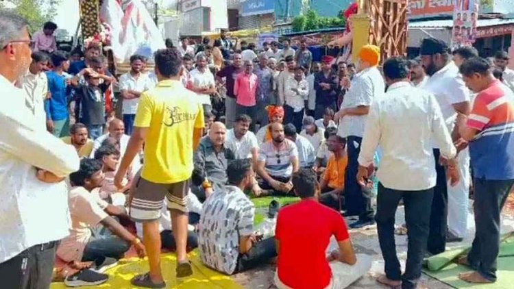 गणेश विसर्जन झांकी के दौरान पुलिस लाठीचार्ज पर बिफरे नेता, नेशनल हाइवे किया जाम, शामिल पुलिसकर्मियों के निलंबन की कर रहे मांग, नगर बंद