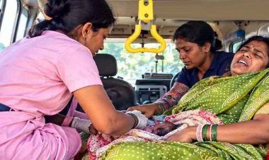 छत्तीसगढ़ में स्वास्थ्य विभाग की लापरवाही, 3 डॉक्टर-17 स्टाफ फिर भी अस्पताल में ताला!, एम्बुलेंस में हुआ प्रसव, वीडियो सोशल मीडिया पर वायरल