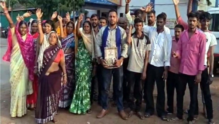 फांसी के फंदे पर मिला ग्रामीण का शव, फैली सनसनी, परिजनों ने जताई हत्या की आशंका, 5 लोगों के खिलाफ कार्रवाई की मांग, जांच में जुटी पुलिस