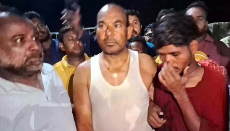 रायपुर प्लांट में बवाल: फैक्ट्री में मजदूरों के दो गुट भिड़े, जमकर तोड़फोड़ के बाद पुलिस पर पथराव, थाना प्रभारी समेत कई जवान घायल, सरपंच की गाड़ी के कांच टूटे