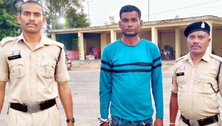 धमतरी में ई-रिक्शा चालक से मोबाइल झपटने वाला जितेंद्र गिरफ्तार होकर पहुंचा सलाखों के पीछे, आरोपी के खिलाफ पहले से दर्ज पांच आपराधिक केस