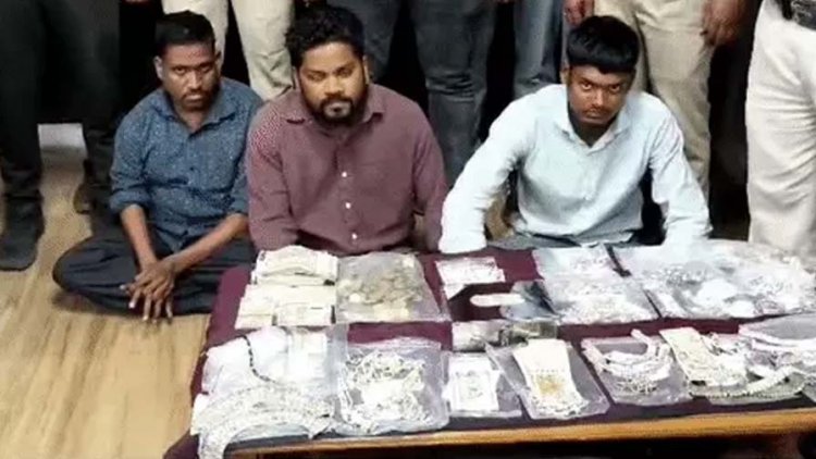 प्रिंसिपल ने बनाया चोरों का गैंग, कृषि अधिकारी बनकर रेकी, 10 घरों में चोरी कर खरीदी कार-बुलेट, जूता कारोबारी मास्टरमाइंड, तीन आरोपी गिरफ्तार